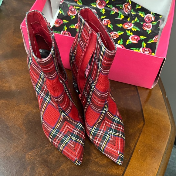 Betsey Johnson Red Plaid Boots with Glitter Heels, women’s size 7 - Picture 3 of 4